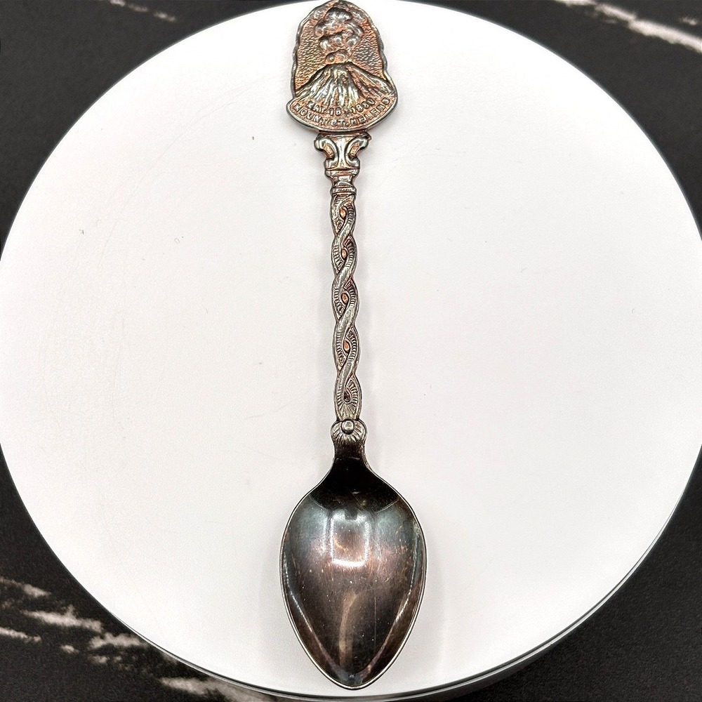 VTG 80s Mount St. Helens Souvenir Collector Spoon Volcano Eruption Silver Tone